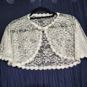 White Floral Lace Bridal Bolero Shawl Wrap w/rhinestone brooch closure